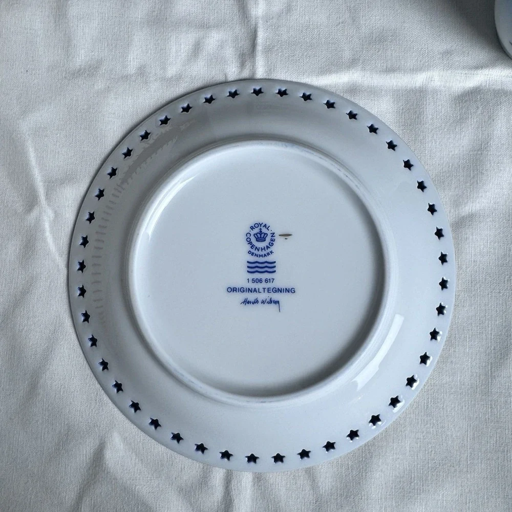 Bing & Grondahl‎ Harald Wiberg Christmas Service Plate CAT No.1 506 617